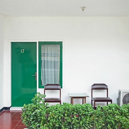 Reddoorz Near City Of Tomorrow Mall Surabaya Exterior photo