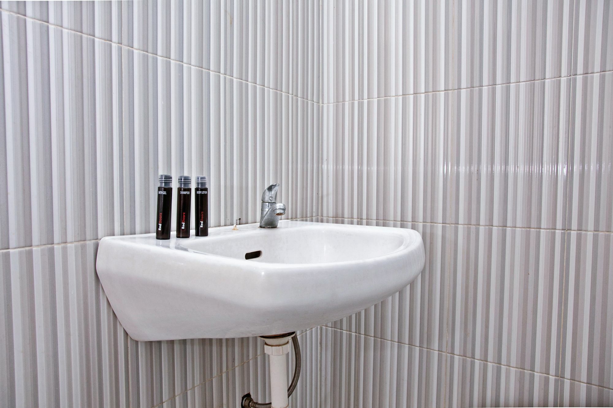 Reddoorz Near City Of Tomorrow Mall Surabaya Exterior photo
