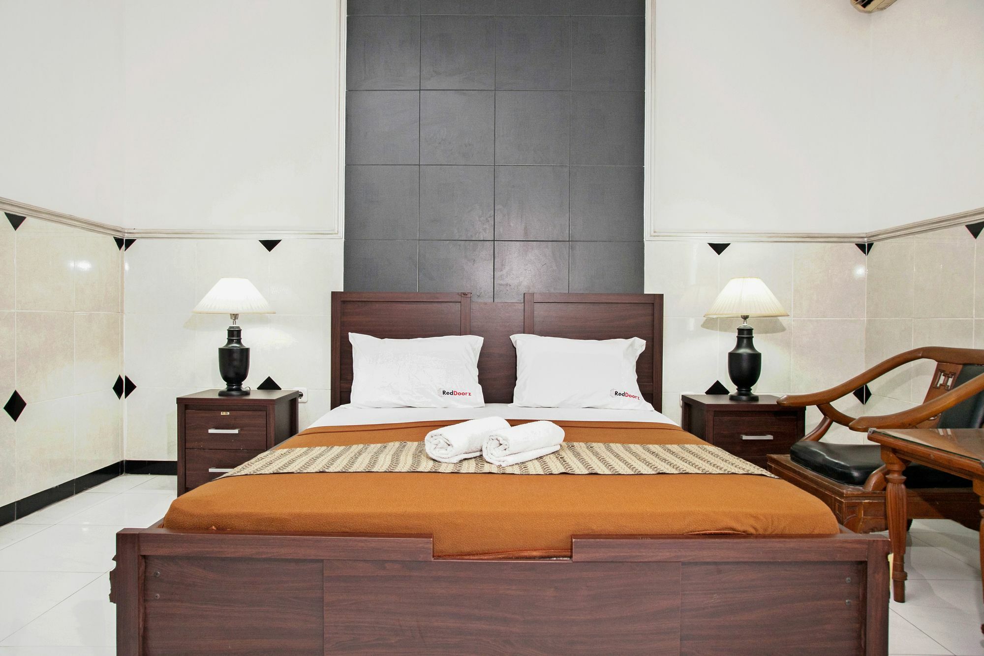 Reddoorz Near City Of Tomorrow Mall Surabaya Exterior photo